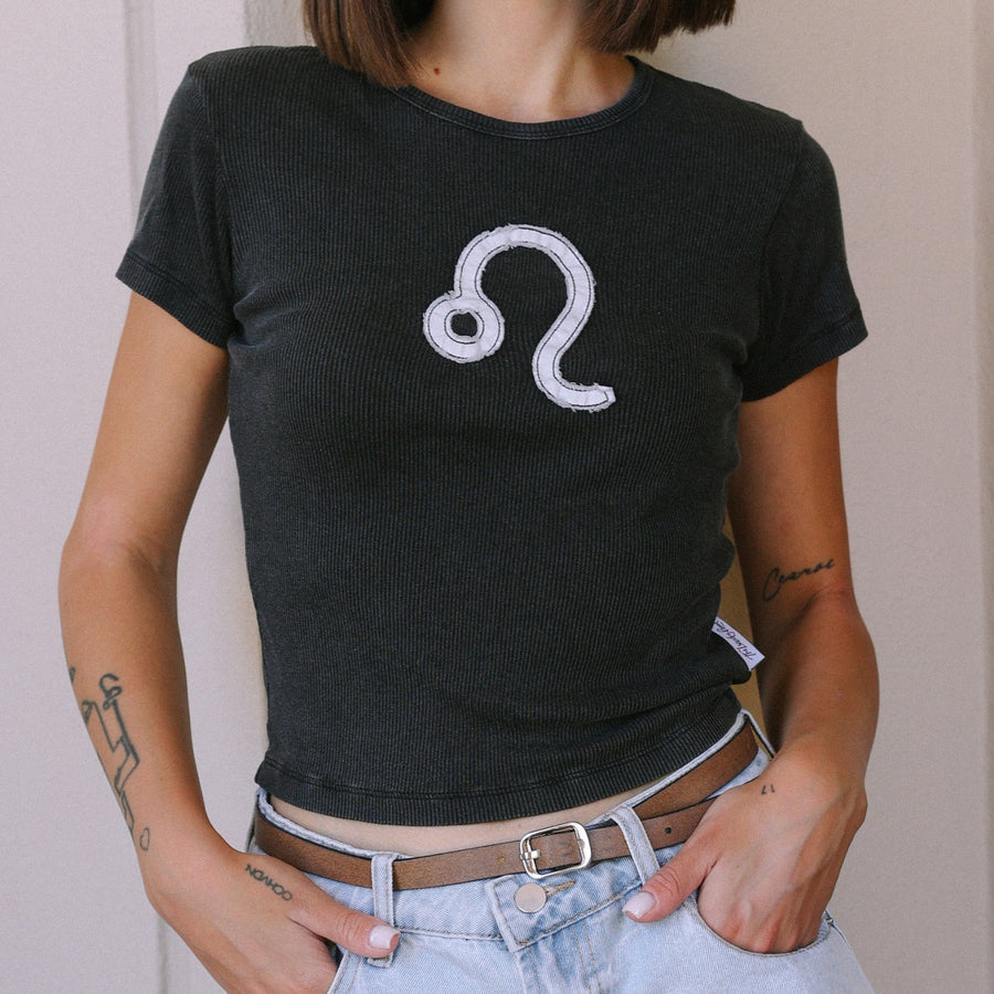 Leo Stitch - Baby Tee - Black Snow