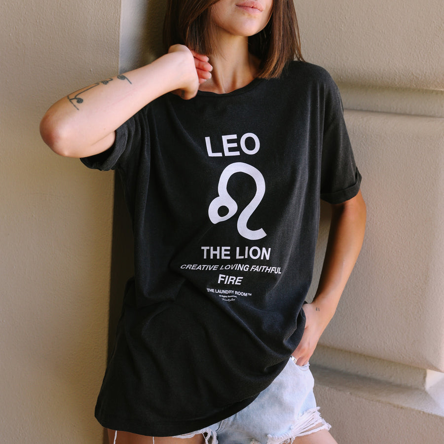 Leo Lion - Oversized Tee - Black Snow